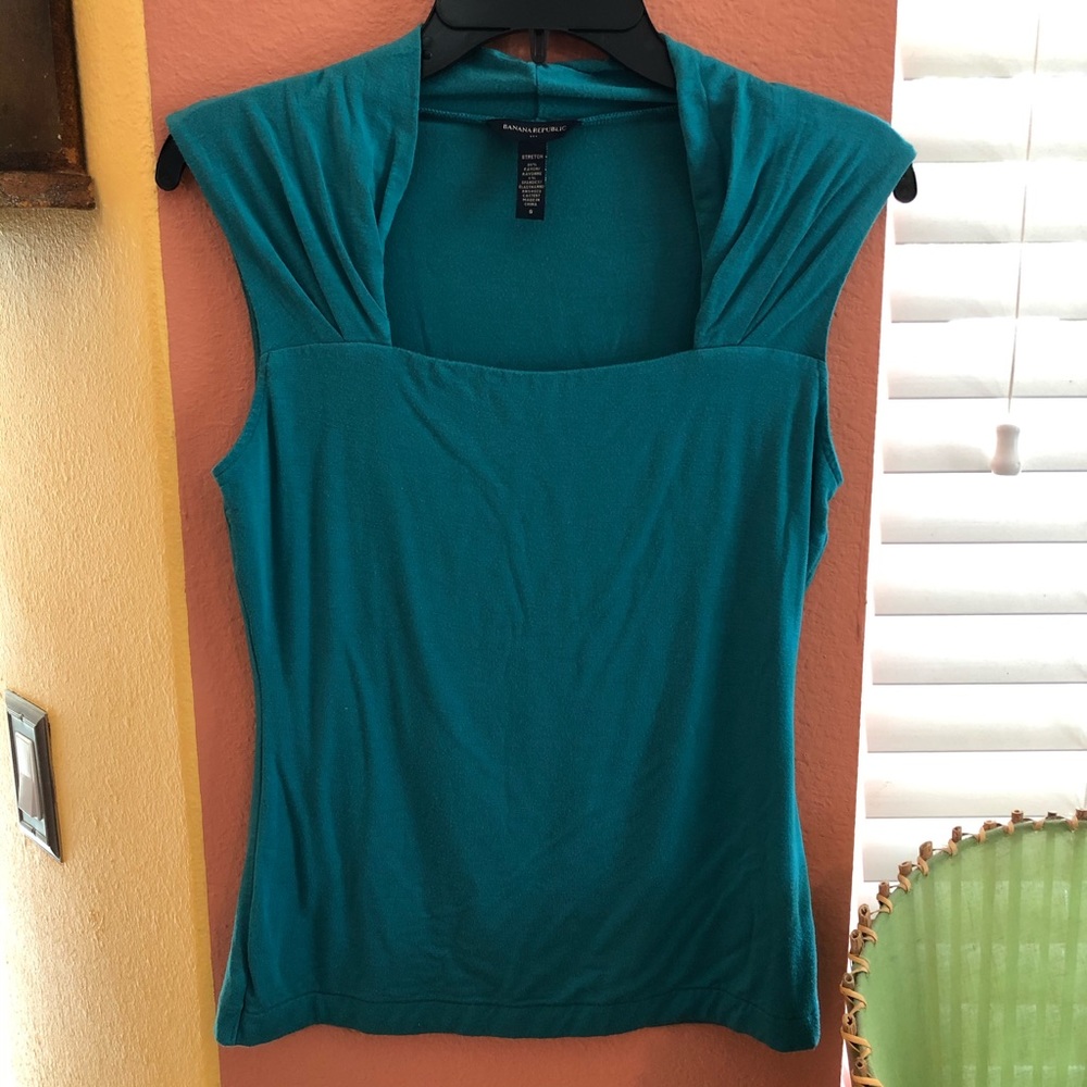 Banana Republic - Sleeveless Shirt